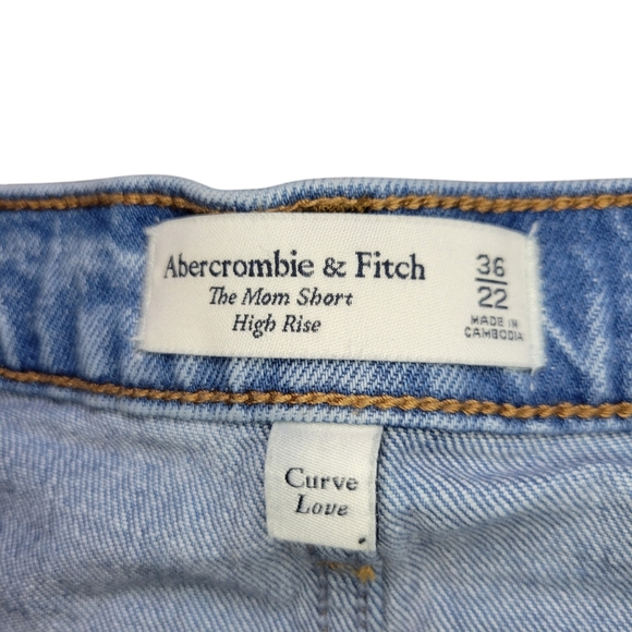 A&F Curve Love The Mom Short High Rise Lightwash Denim Jean Short Women 36 / 22 - Picture 2 of 7